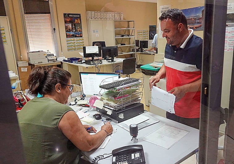 Un pacense alegando en nombre de su hermana este jueves.