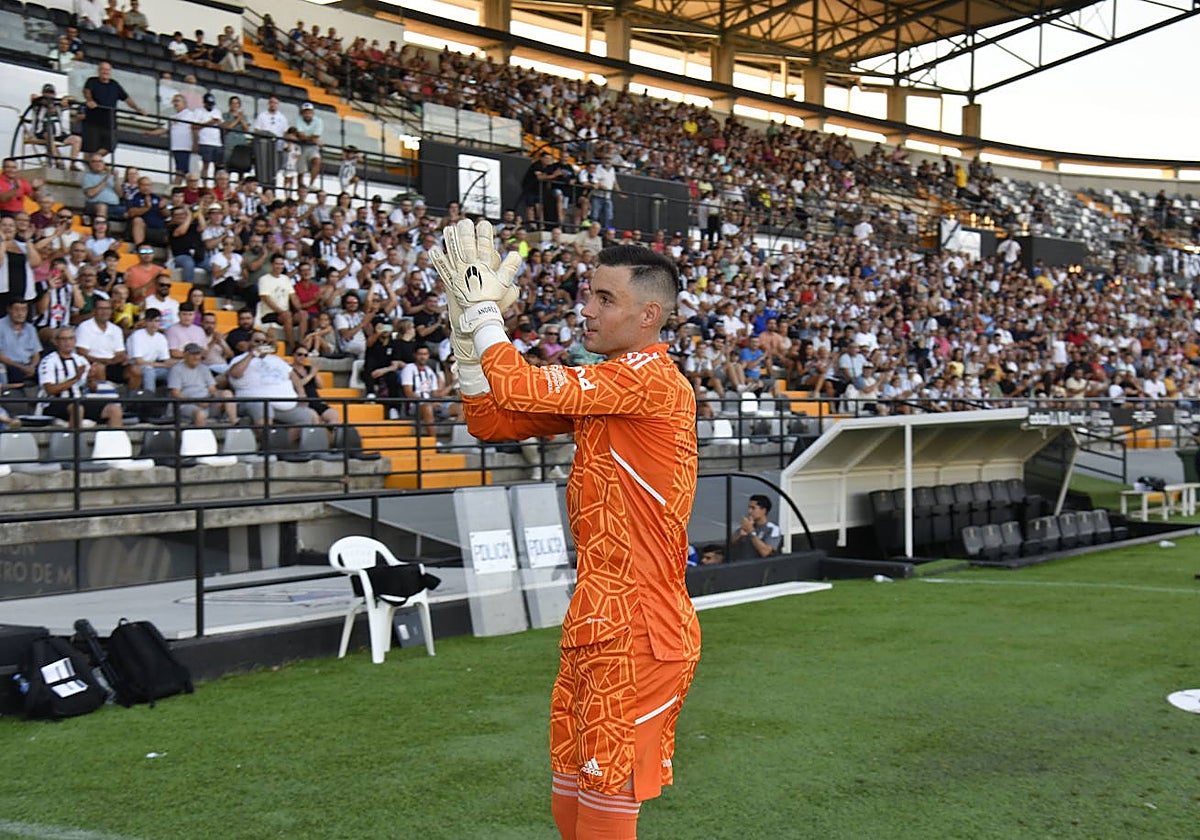 Kike Royo durante la presentación del Badajoz esta temporada.