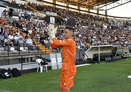 Kike Royo durante la presentación del Badajoz esta temporada.