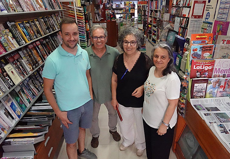 Medio siglo entre libros y periódicos en Badajoz