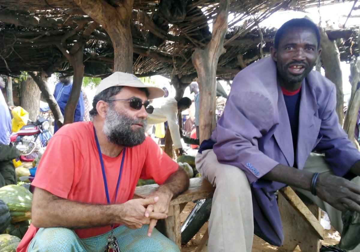 Isidro Izquierdo quiere construir una parroquia en el país más pobre