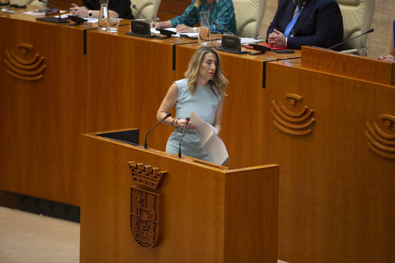 Imágenes del discurso de investidura de María Guardiola (II)