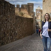 María Guardiola: la niña cacereña que creció en un piso pequeño