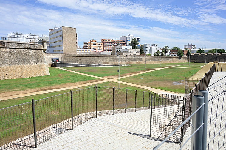 El corredor verde está formado por veinte mil metros cuadrados de parque para el que los vecinos piden sombra.