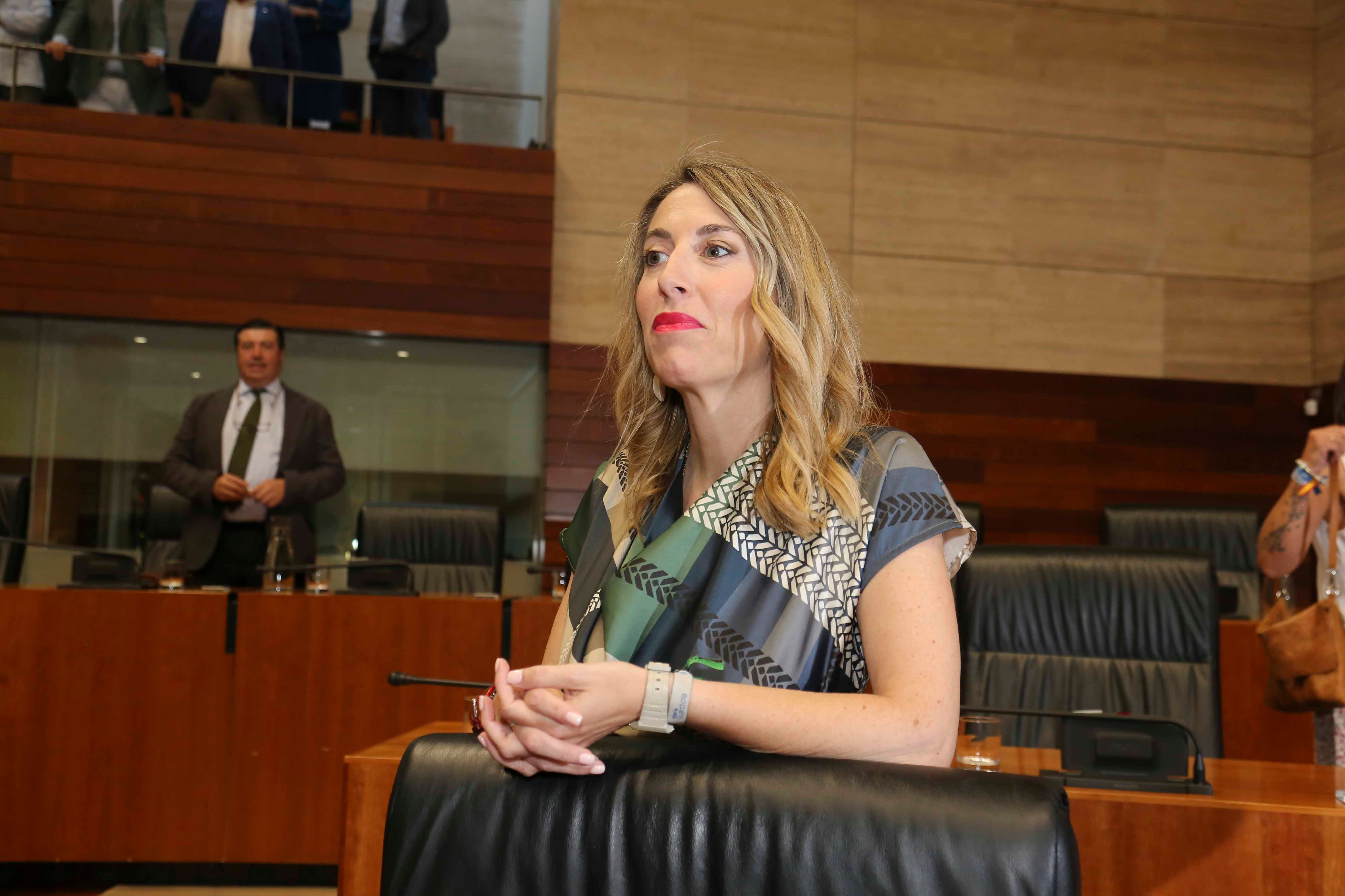 La segunda sesión del debate de investidura de María Guardiola, en imágenes