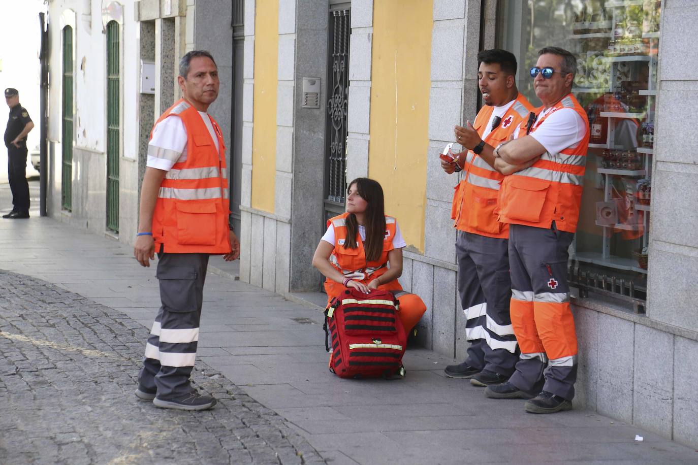 Ambiente en la toma de posesión de María Guardiola (II)