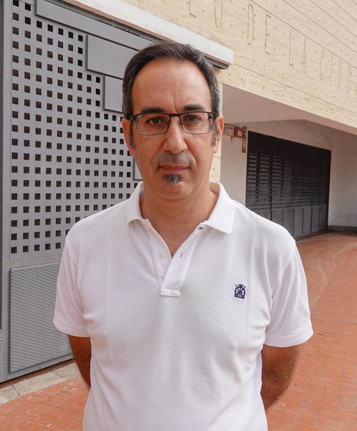 Imagen secundaria 1 -  La sala de las figuras, el coordinador del Museo Francisco Chamorro y una de las guías, Encarna Ledesma