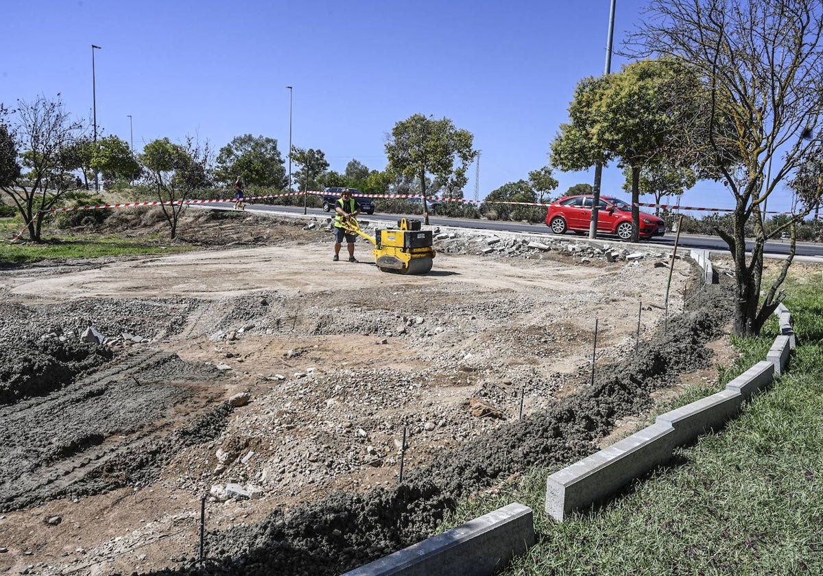 Las obras que van a crear un nuevo acceso a Jardines del Guadiana.