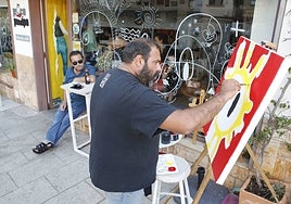 Pintura en directo del creador Vijzén en el Psicompompo