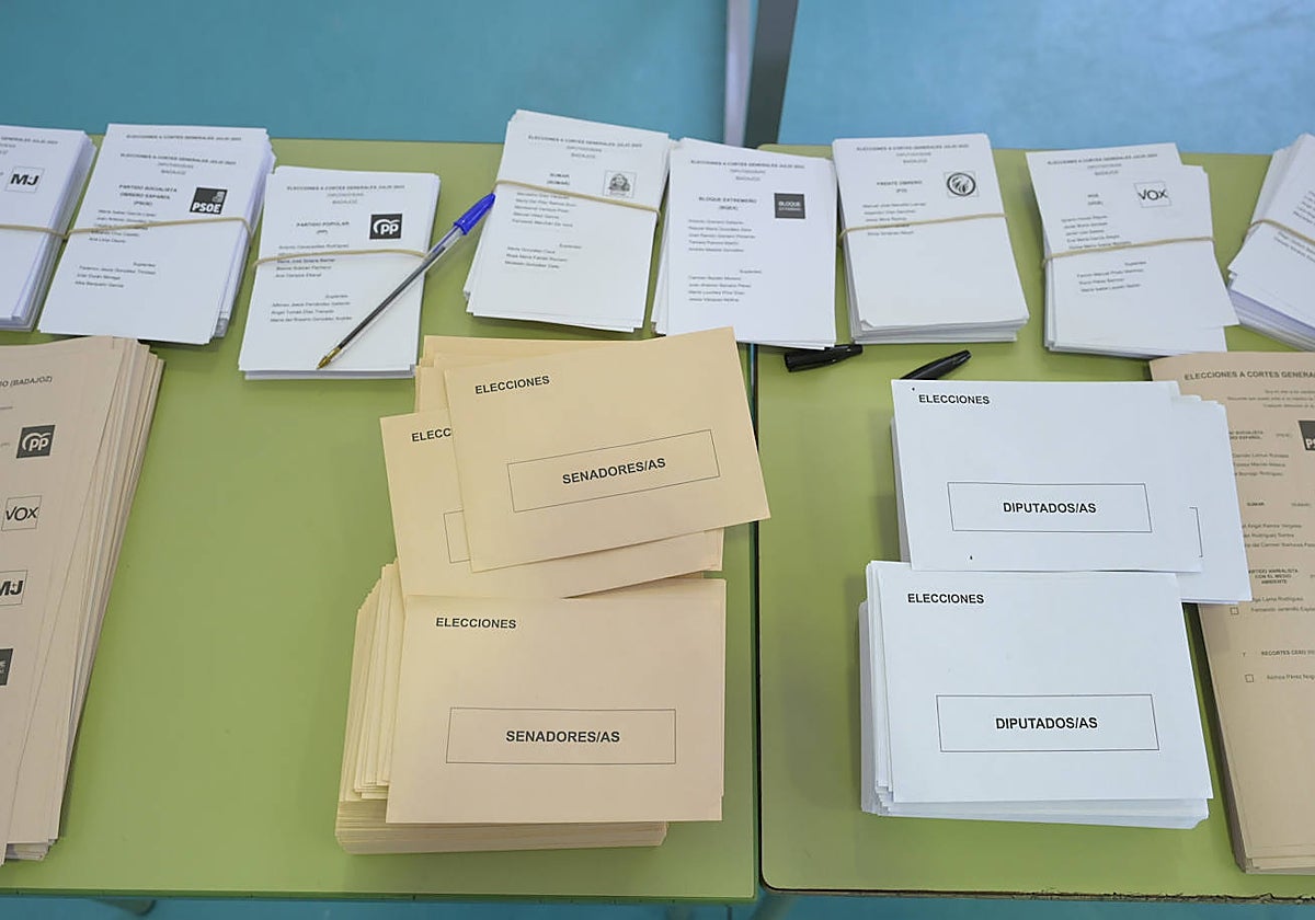 Papeletas al Senado y al Congreso en las elecciones del domingo