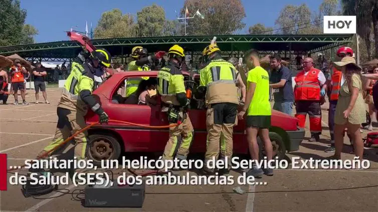 Doble accidente de coche y moto acuática en el simulacro de Orellana