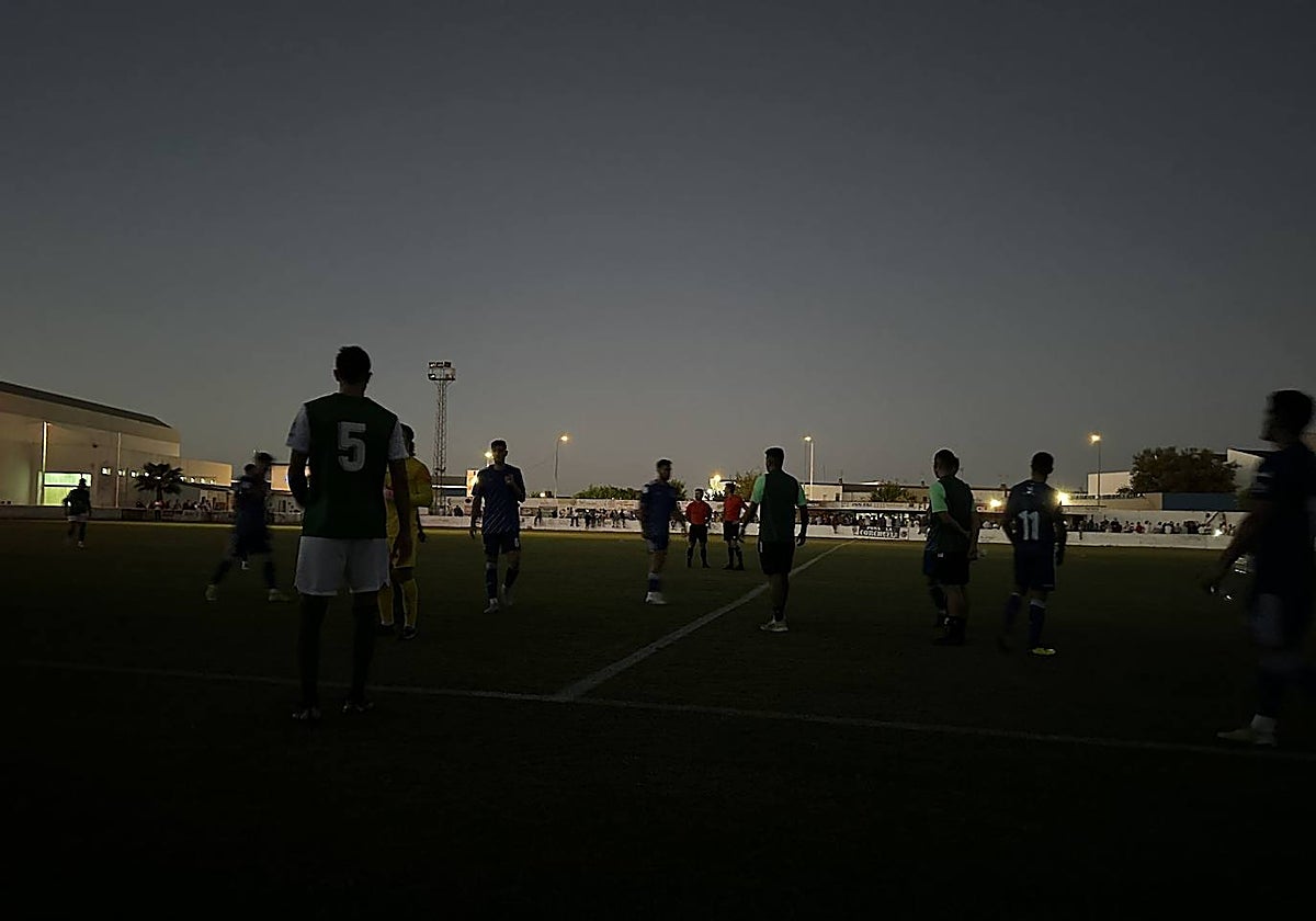 Momento del apagón este viernes en el Montijo-Badajoz.