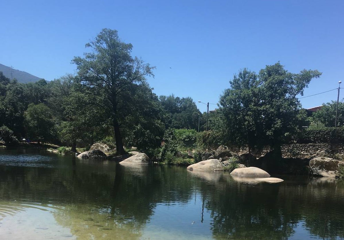 El río Jerte a su paso por Navaconcejo.