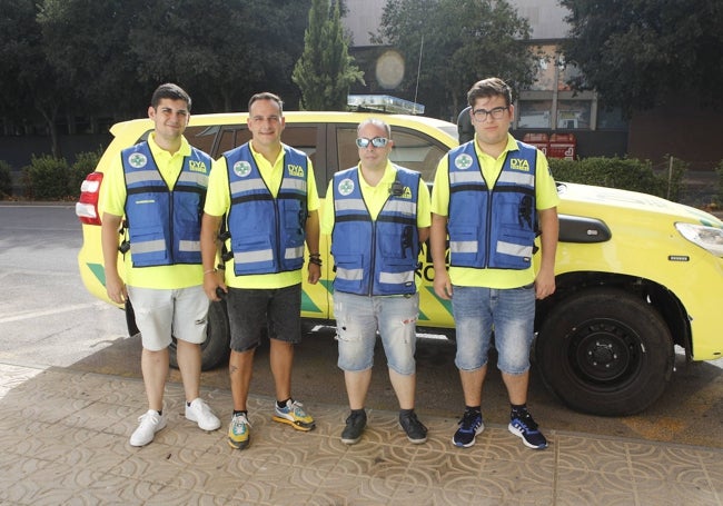 Los voluntarios de DYA para el dispositivo por la ola de calor, este martes.