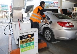 Los carburantes se han encarecido un 2,7% en lo que va de año.