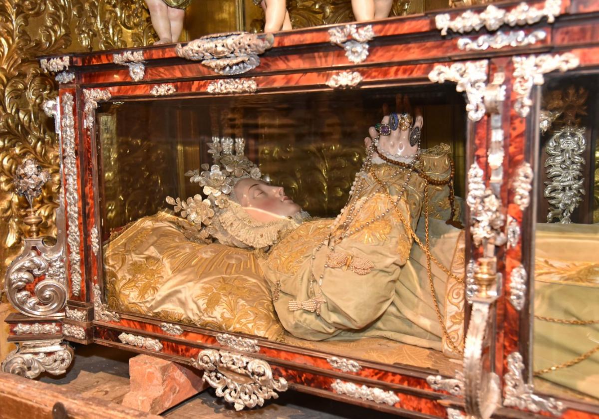 Imagen de la virgen yacente de la Catedral.