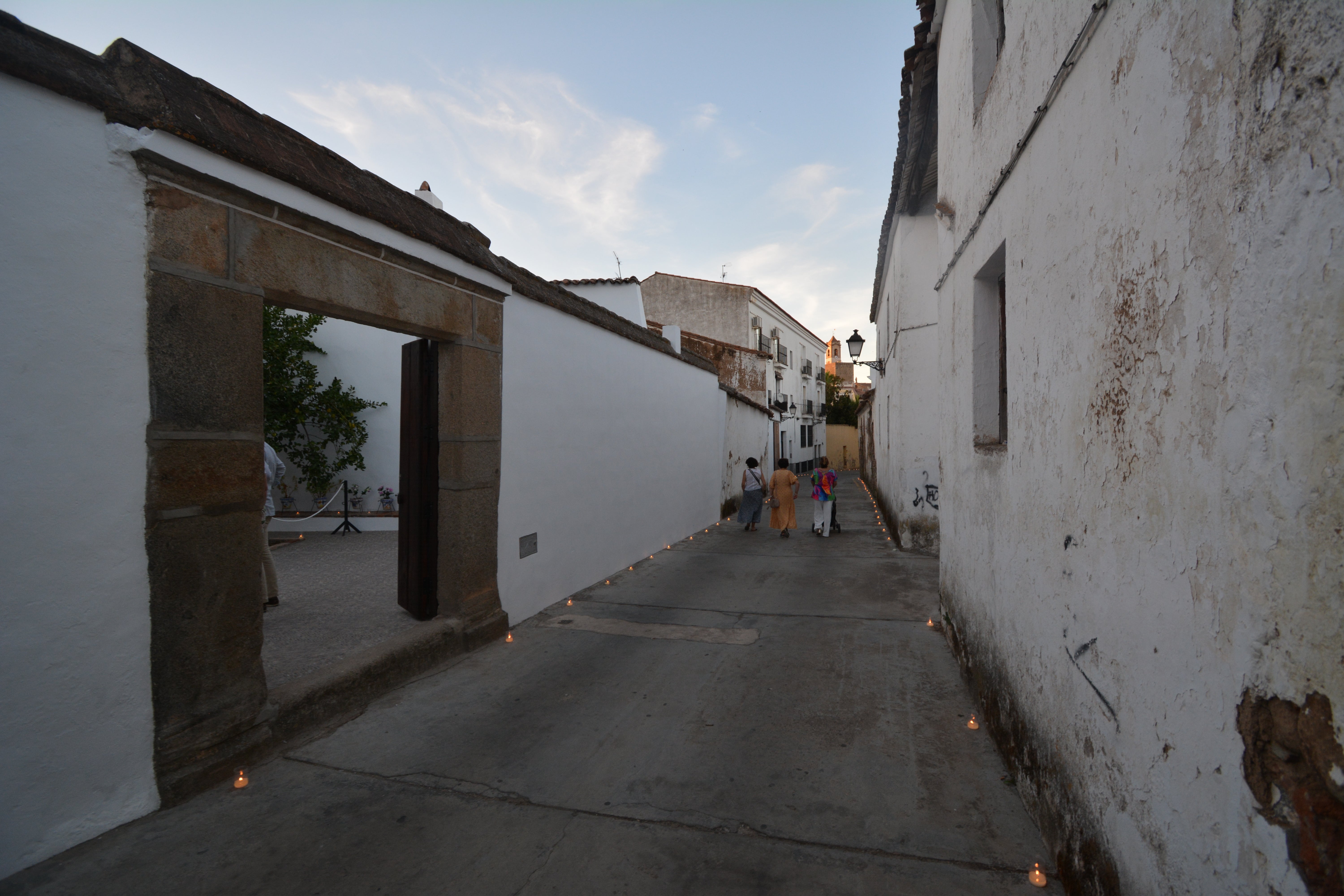 Fregenal brilló durante la Noche en Blanco con más de 6.000 velas