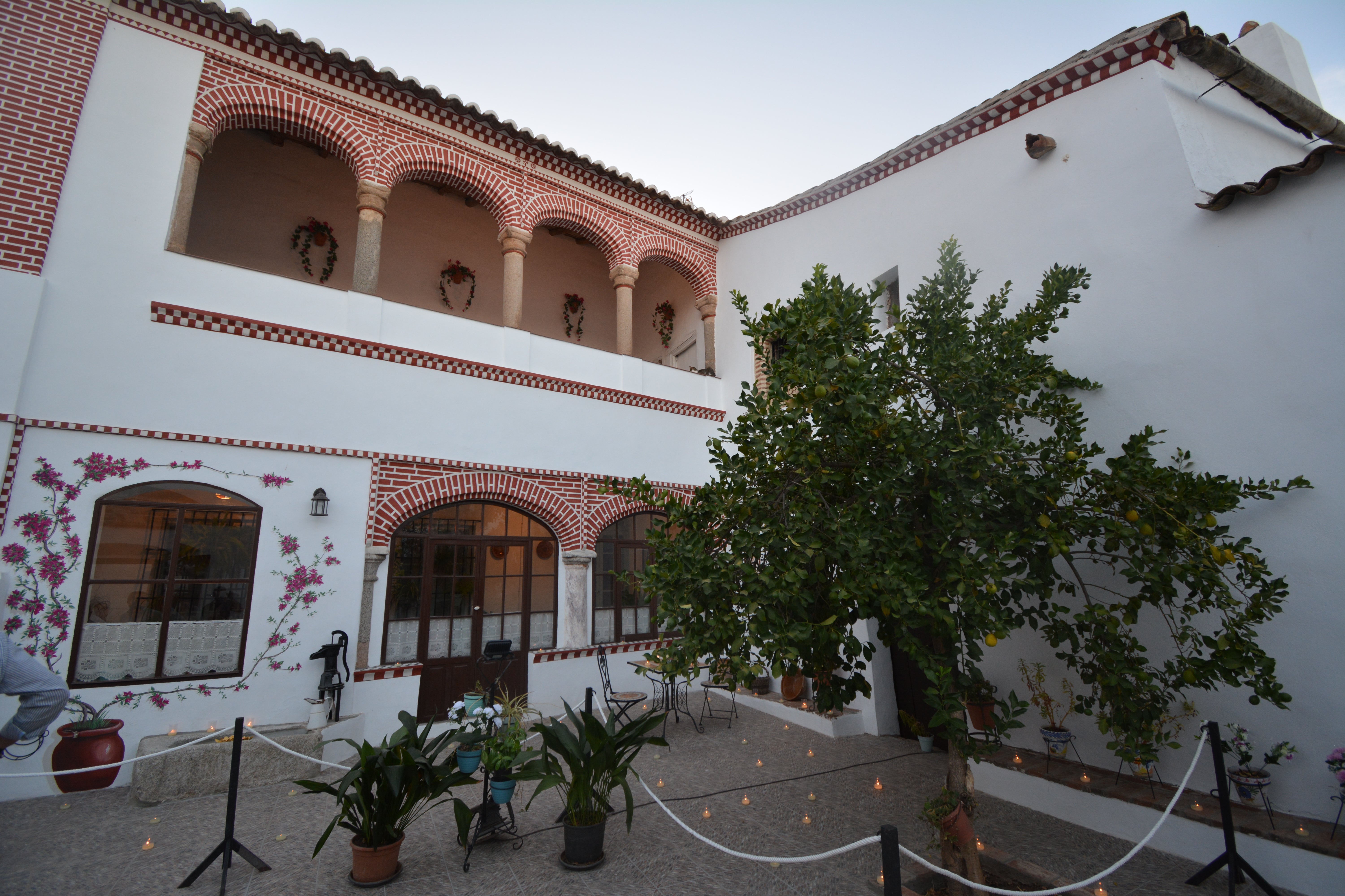 Fregenal brilló durante la Noche en Blanco con más de 6.000 velas