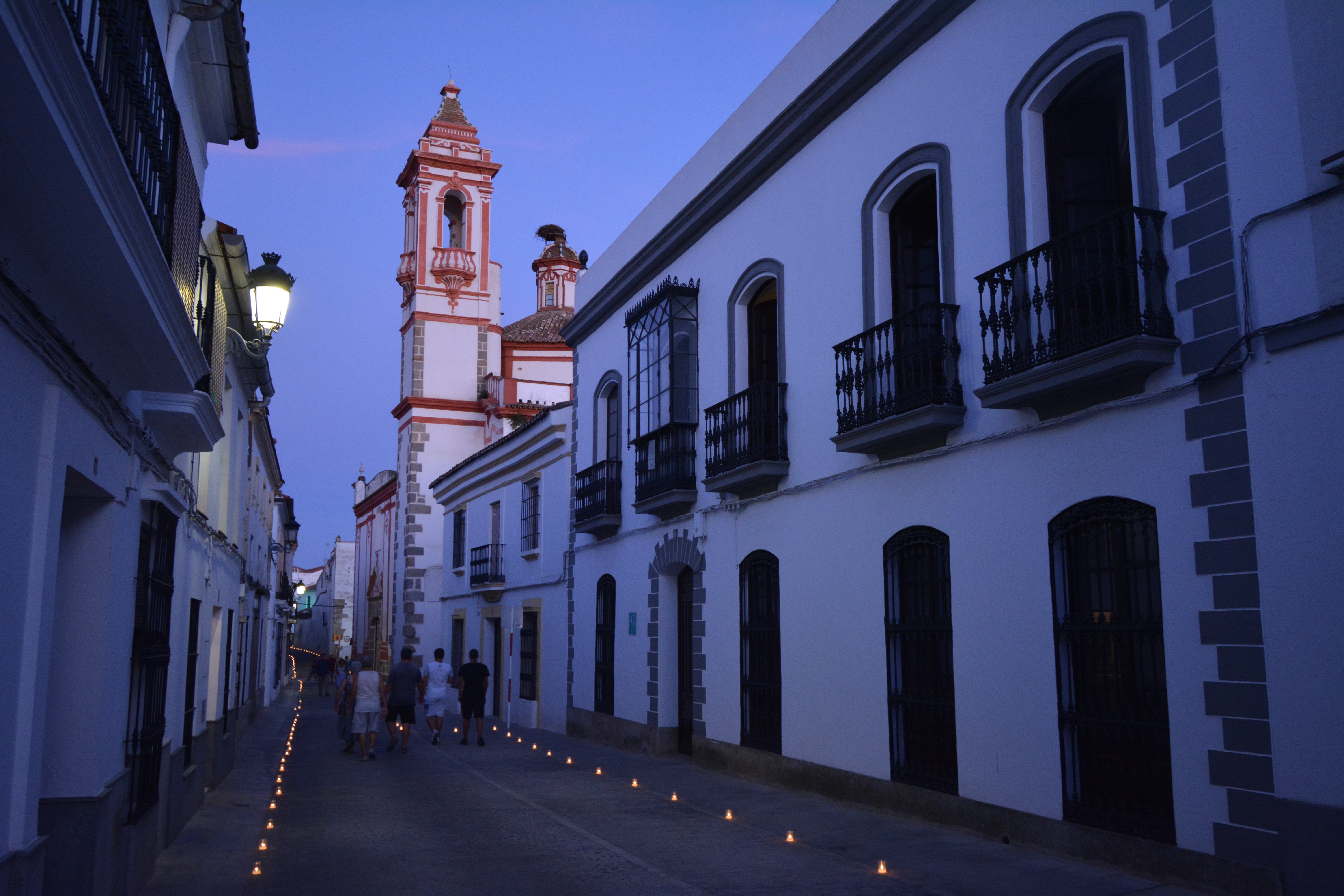 Fregenal brilló durante la Noche en Blanco con más de 6.000 velas