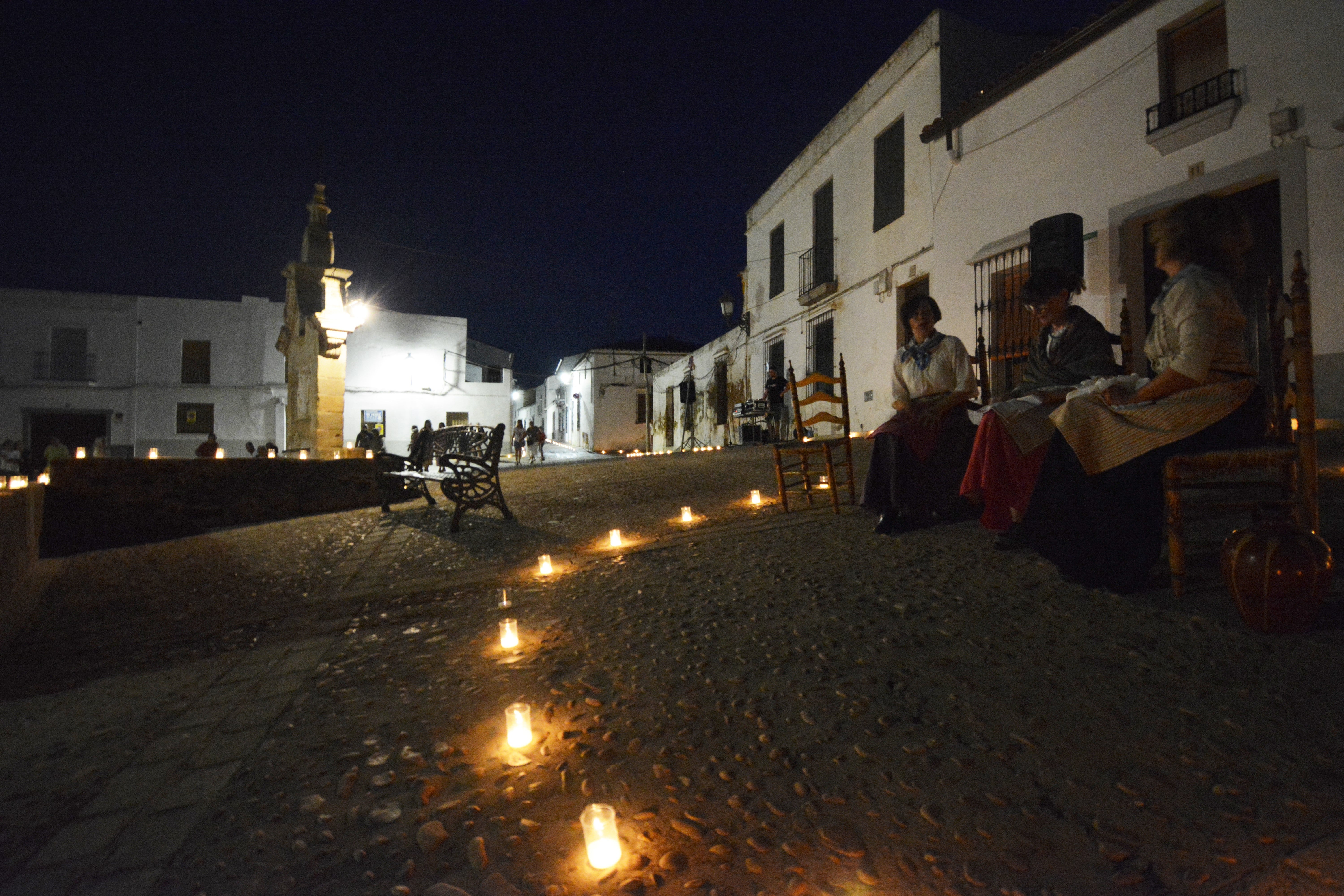 Fregenal brilló durante la Noche en Blanco con más de 6.000 velas
