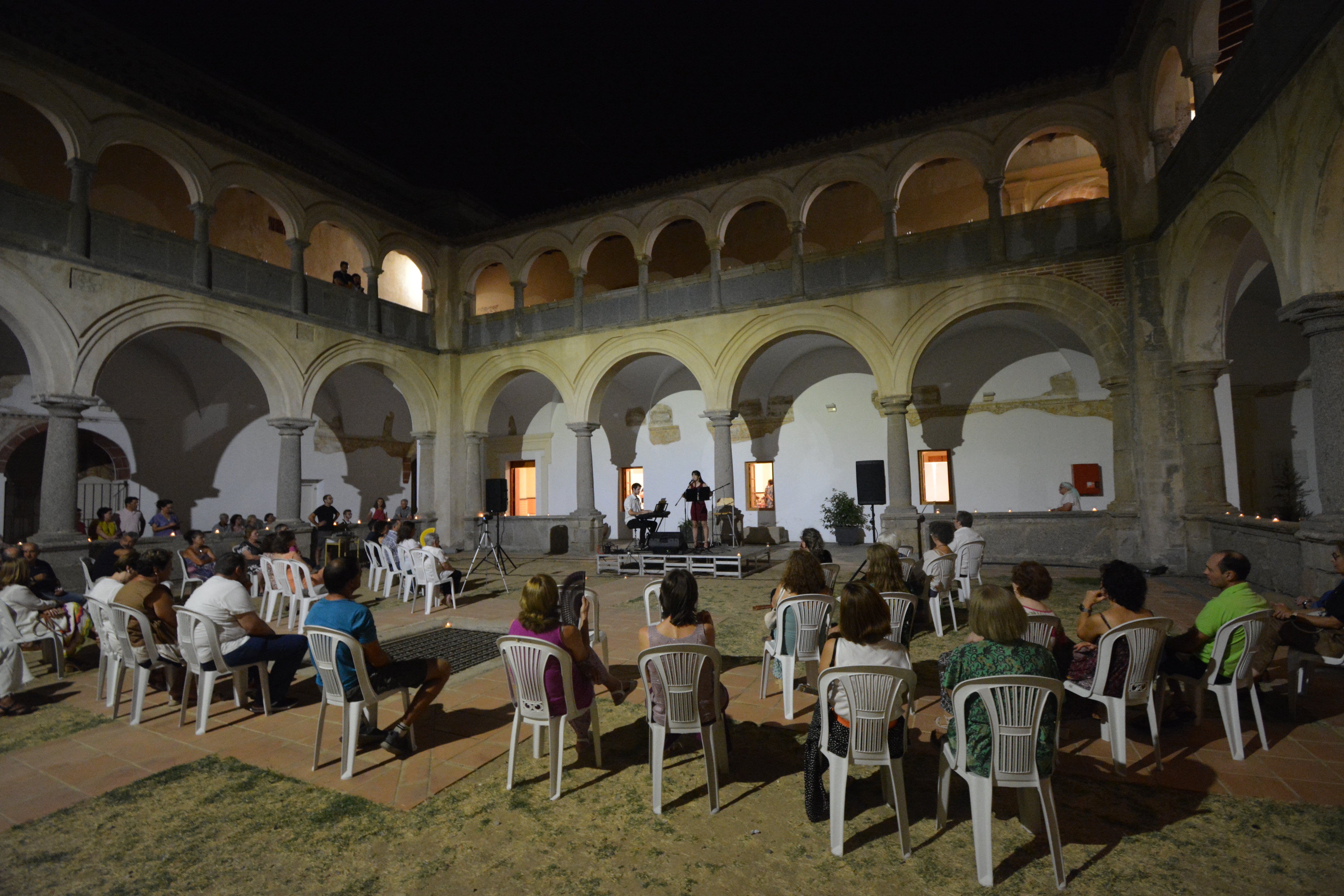 Fregenal brilló durante la Noche en Blanco con más de 6.000 velas