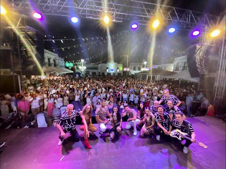 La plaza de España, durante la verbena de la orquesta 'Nuevo Versalles'.