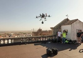 Vuelo del dron que capta las imágenes del casco histórico para la elaboración de una recreación 3D.