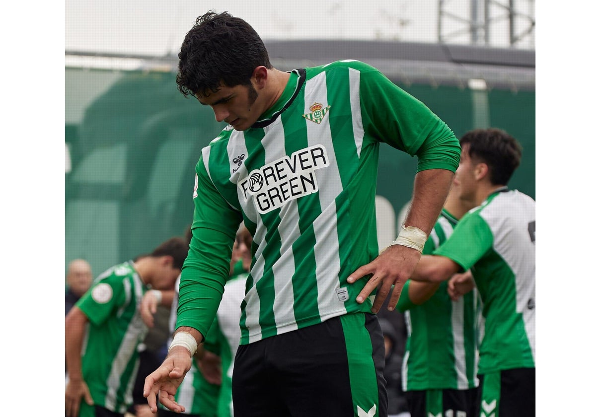 Rodrigo Marina tras marcar un gol con el juvenil del Betis.