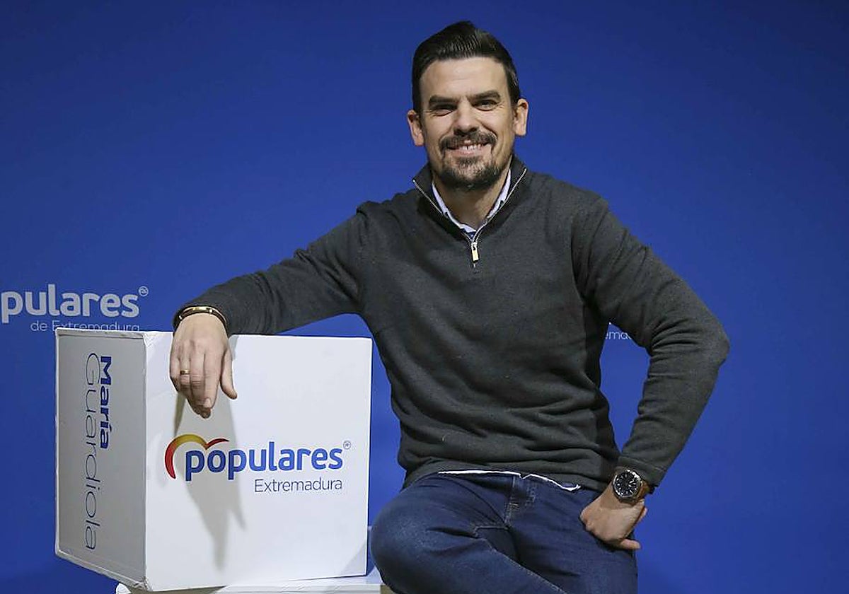 Santiago Amaro, en la sede regional del PP de Mérida en enero pasado cuando fue presentado como candidato a la alcaldía emeritense.