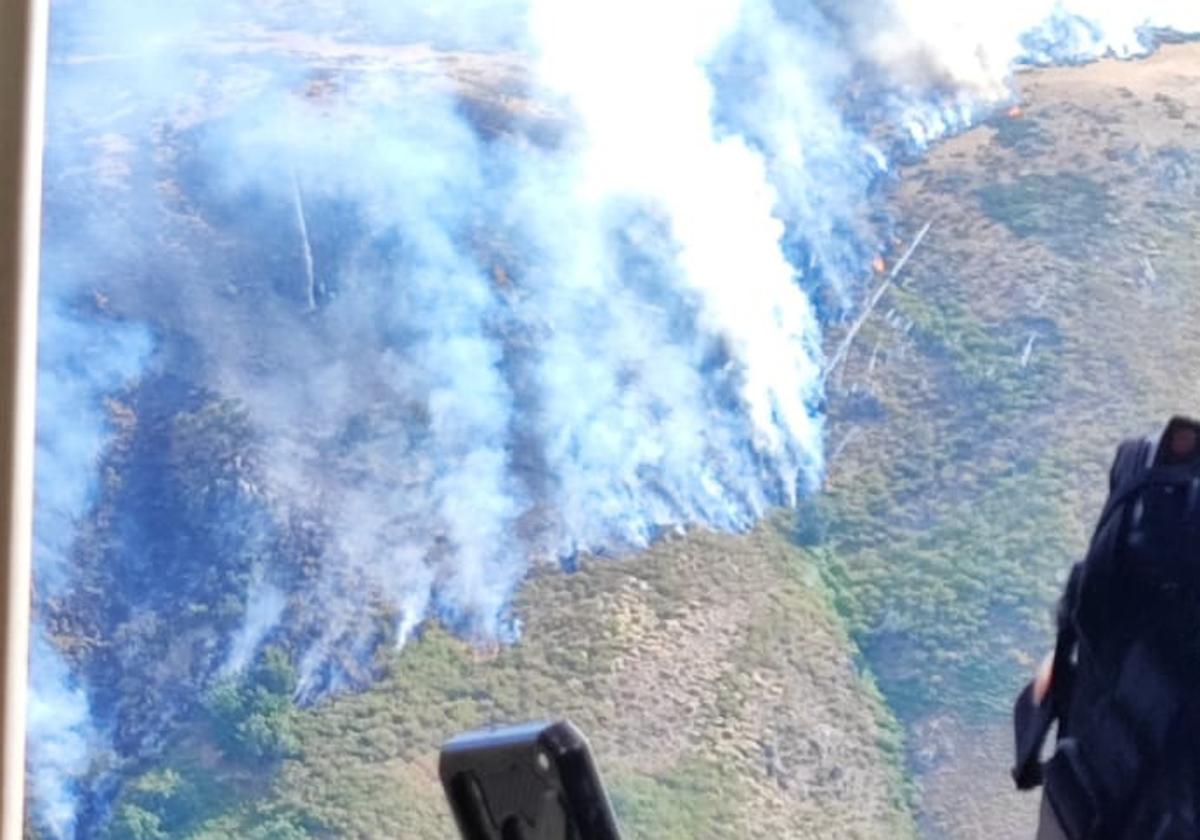 Así estaba el incendio de Segura de Toro a la llegada de la BRIF Pinofranqueado.