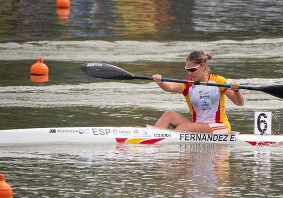 Estefanía Fernández en plena acción durante el Mundial de Piragüismo celebrado en Alemania