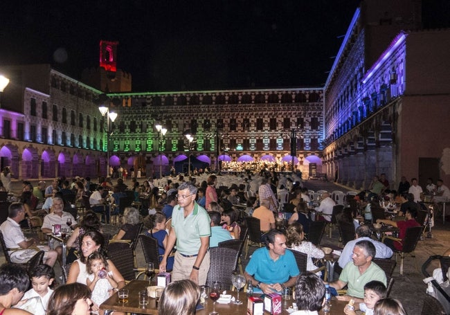 La Plaza Alta, llena en la edición de 2017, será uno de los puntos más concurridos esta noche.