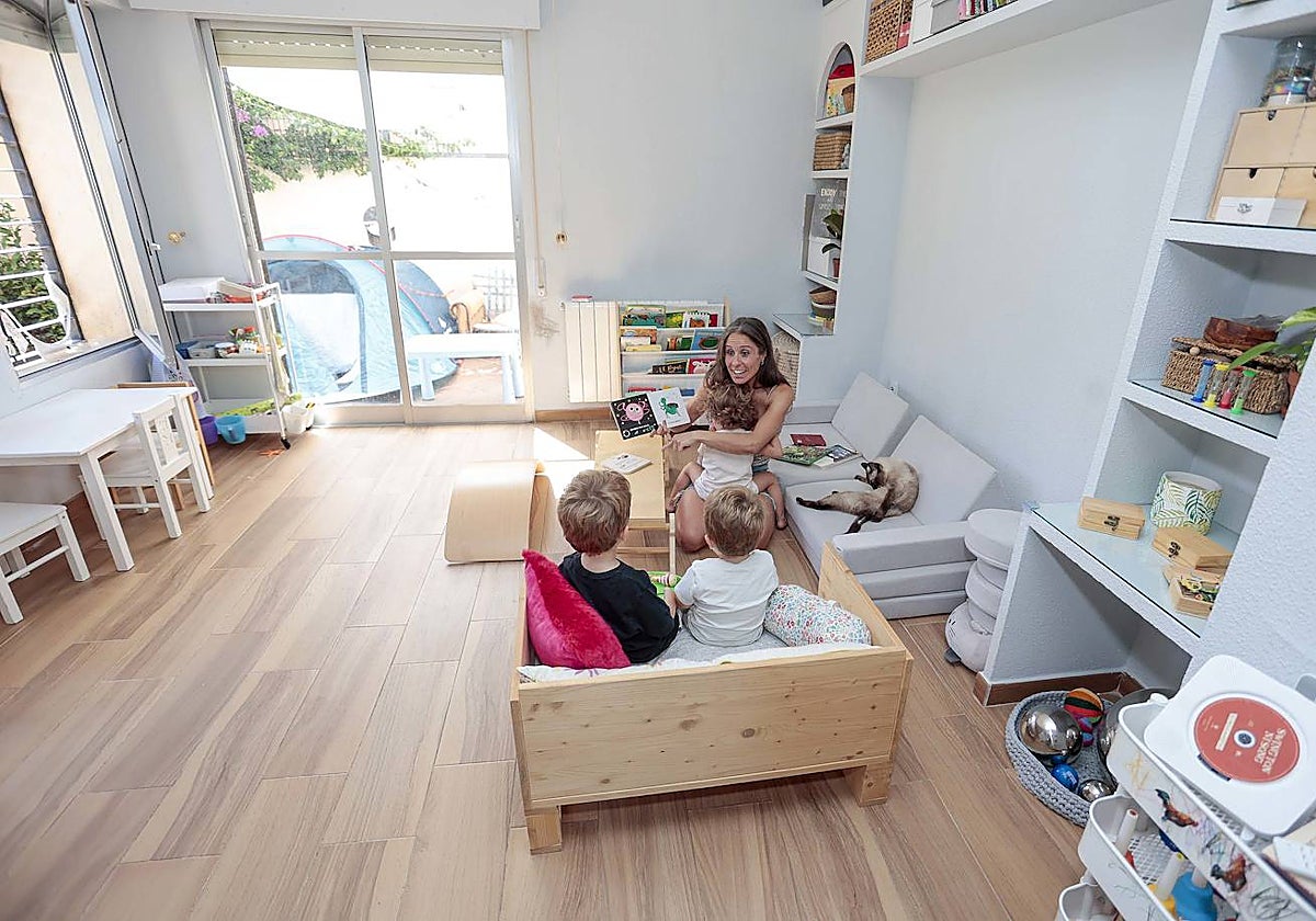 El servicio de madre de día facilita la conciliación en un entorno doméstico y de confianza para los niños.