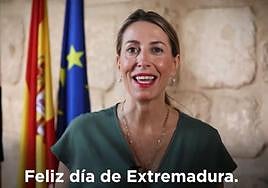 Así felicita la presidenta de la Junta a los extremeños