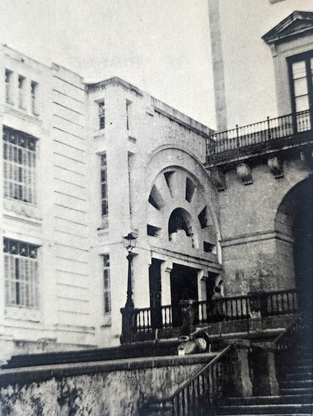El nuevo Mercado de Abastos que se inauguró en 1931. Ahora en su lugar está el Foro de los Balbos.