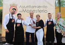 La empresa local Embutidos Hnos. Quintero se hizo con el premio al 'Mejor Jamón de Monesterio 2023'