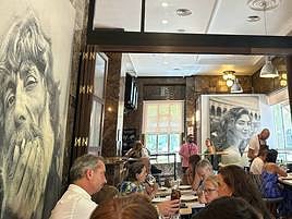 Interior del restaurante Picón, en el paseo Condes de Barcelona.
