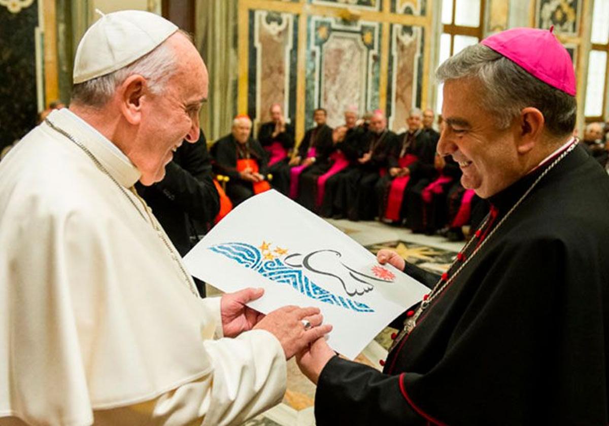 José Rodríguez Carballo con el papa Francisco.