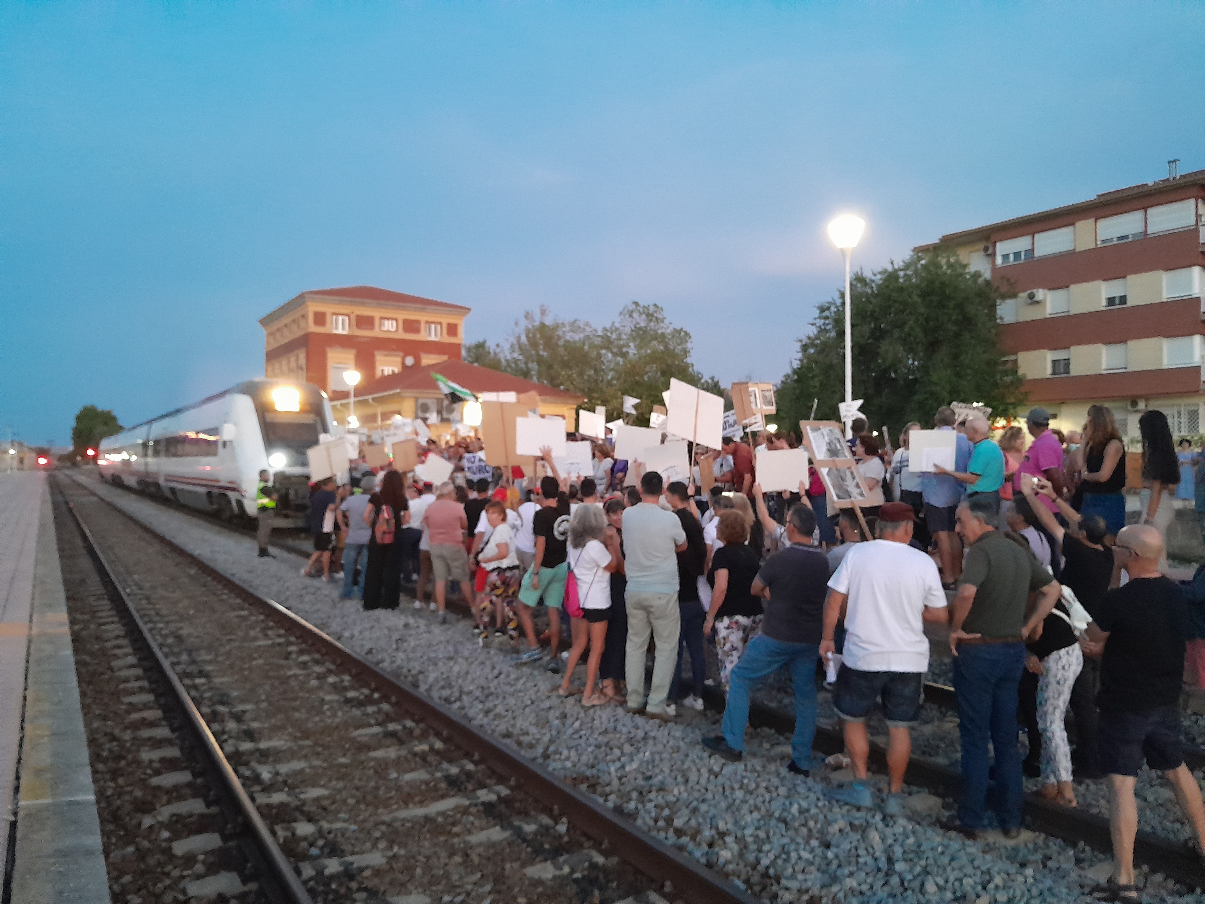 Concentración en Navalmoral de la plataforma No al Muro