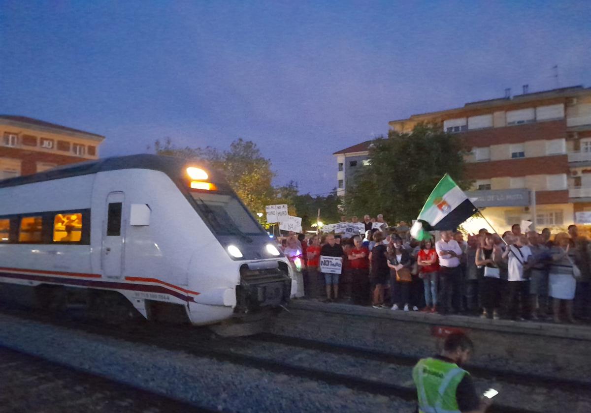 Concentración en Navalmoral de la plataforma No al Muro