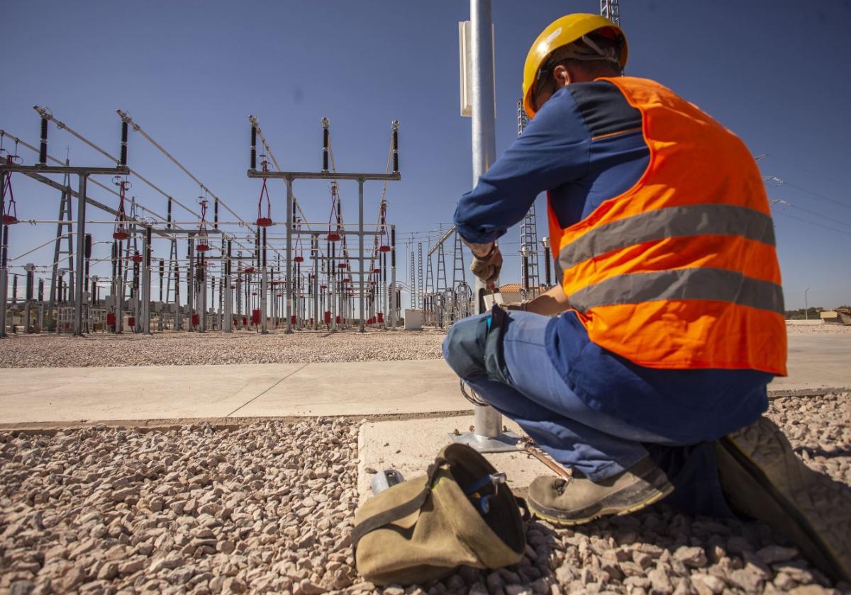 Trabajos ya en marcha en la subestación de los Arenales, en el entorno del término municipal de Cáceres.