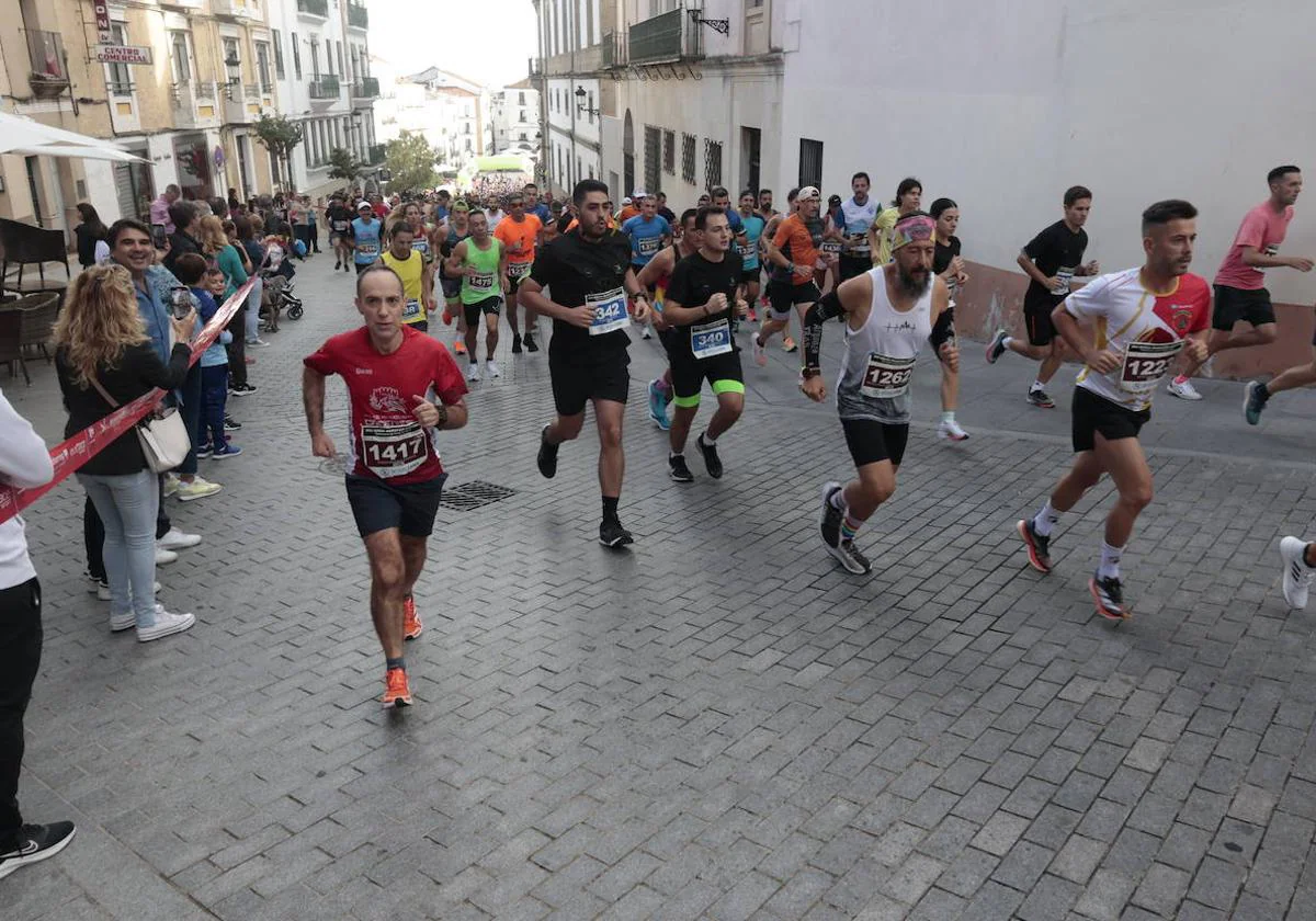 Cáceres Half Marathon reaches the podium among thousands of runners