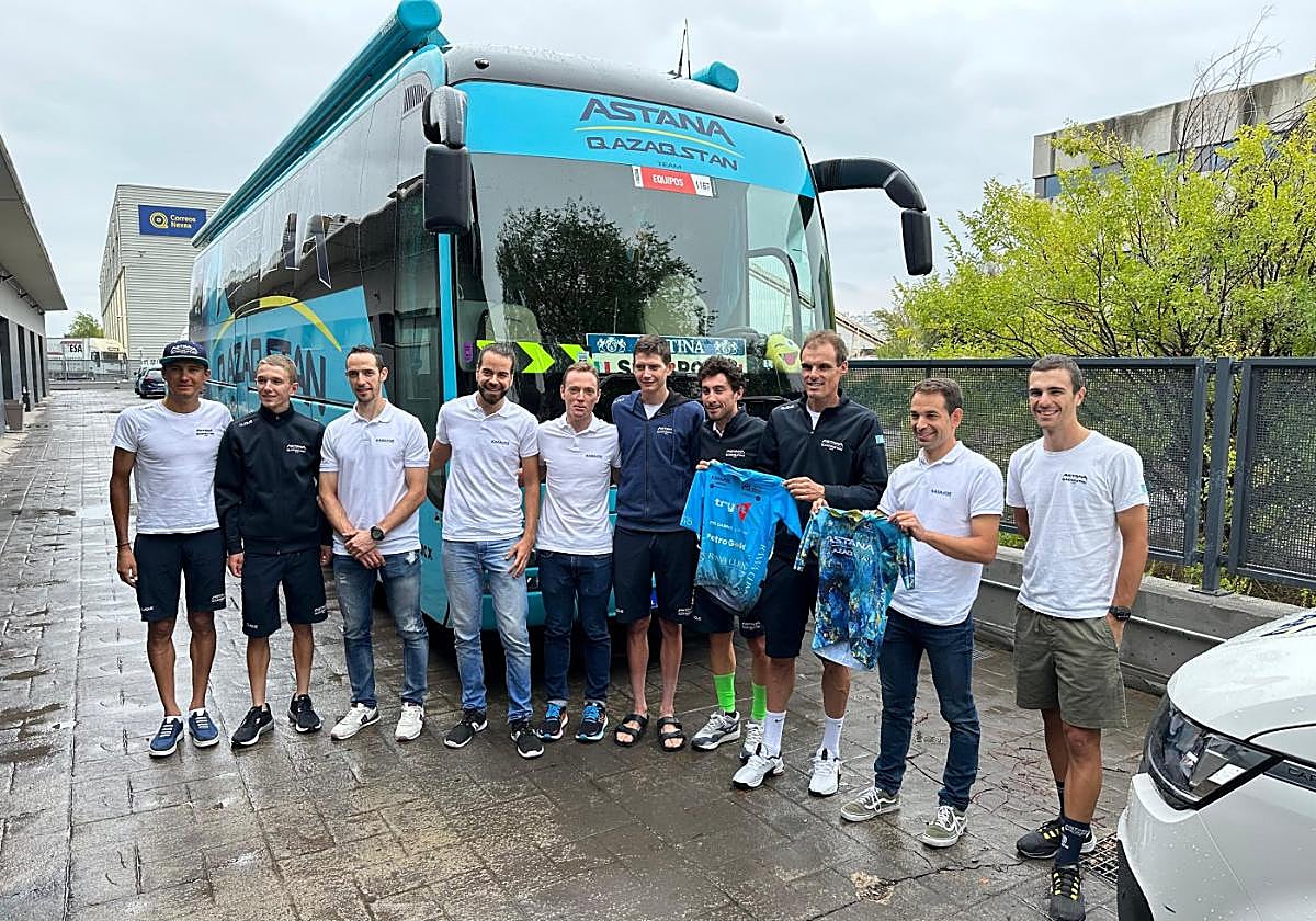 Representantes del Kazajoz y del Astana.