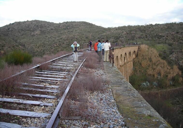 Transportes tardará dos años en saber si es viable recuperar el tren Ruta de la Plata