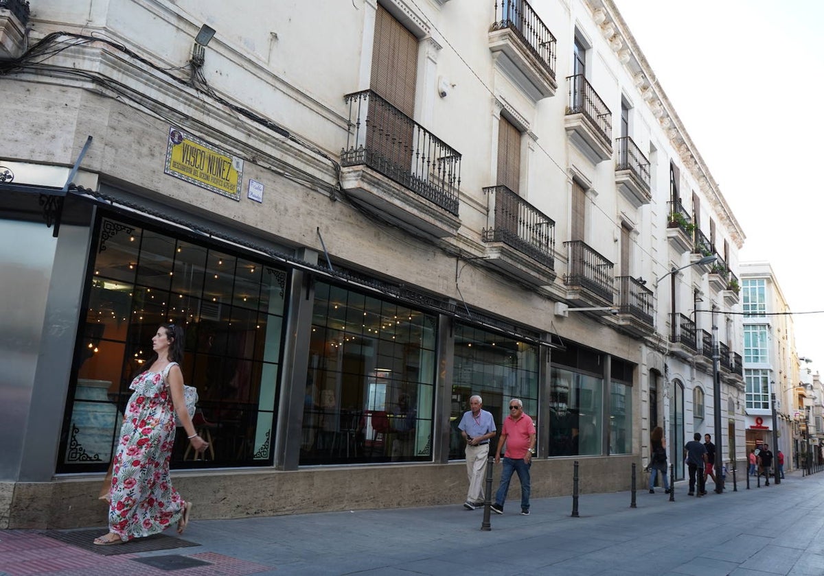 Calle Vasco Núñez, donde se ubican algunos edificios de los que se verán beneficiados del cambio.