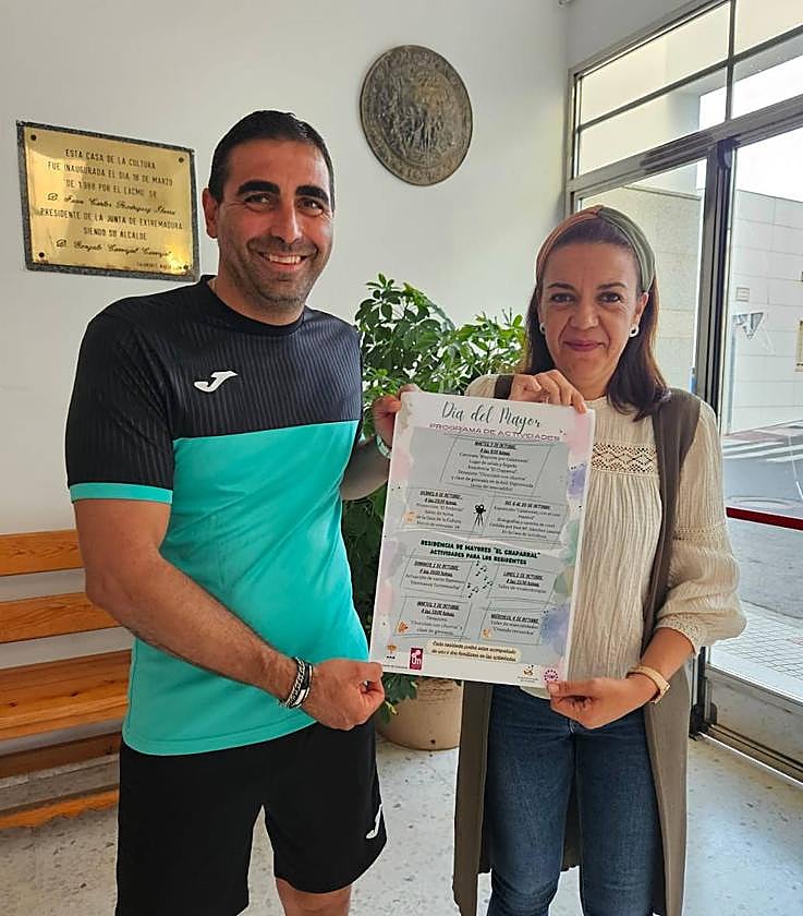 Presentación del cartel de actividades para el Día del Mayor.