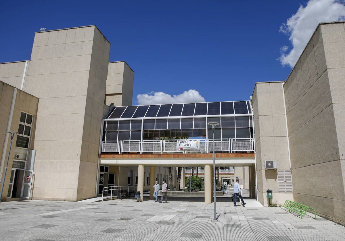 Imagen de la Escuela Politécnica, en el campus de Cáceres.