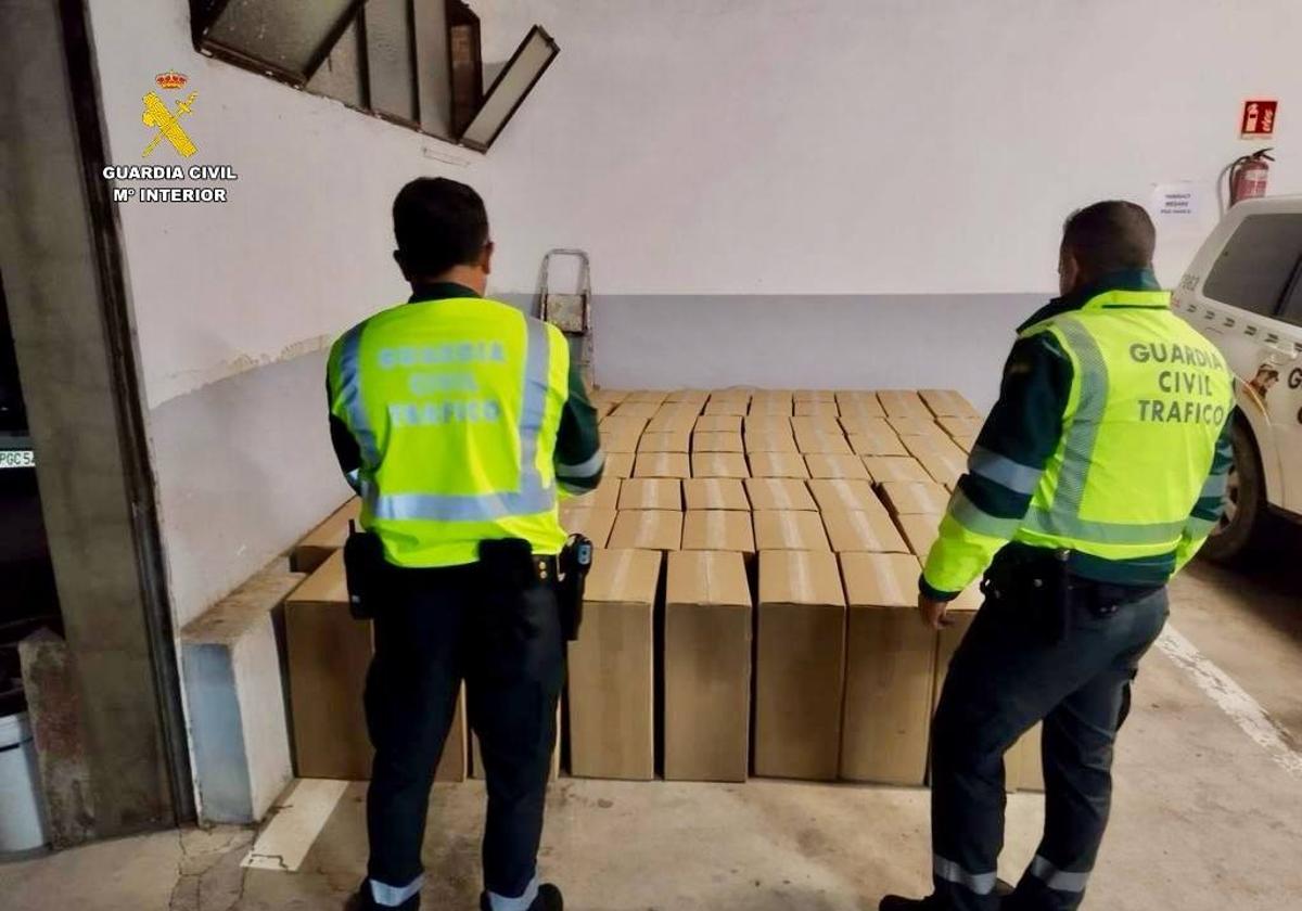 Detenido en Trujillo un transportista con una carga de 42.000 cajetillas de tabaco de contrabando