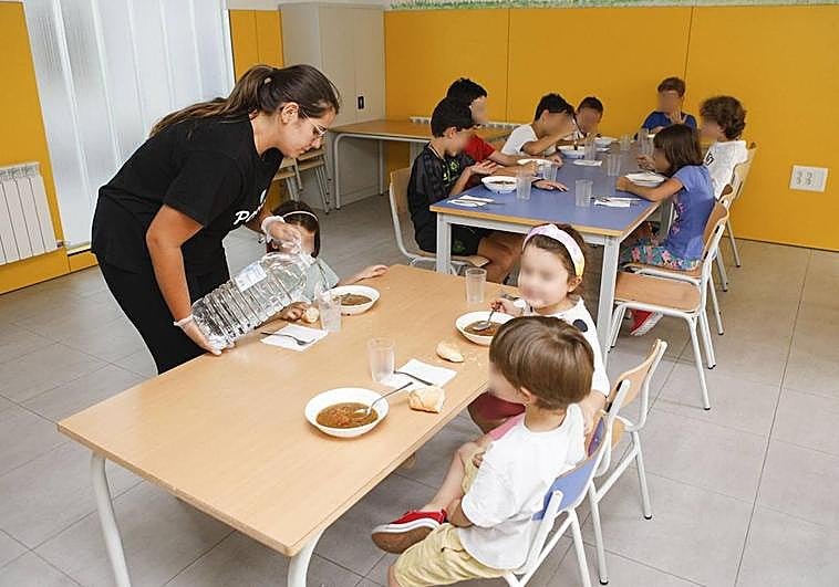 De 4 a 9 euros: las ampas critican la disparidad de precios de los comedores