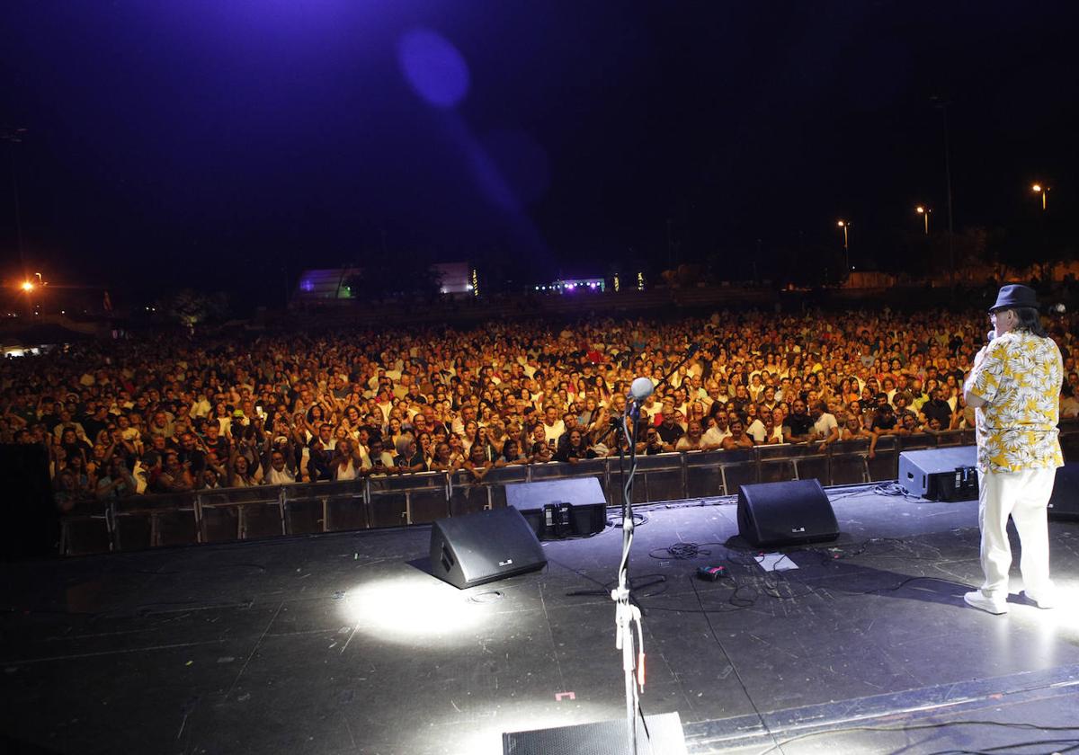 Noche rumbera en Cáceres con motivo de San Miguel